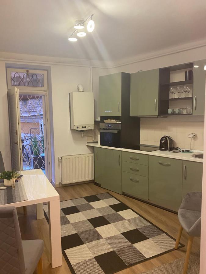 Tatra Apartment By The Danube Fully Accessible Budapest Bagian luar foto